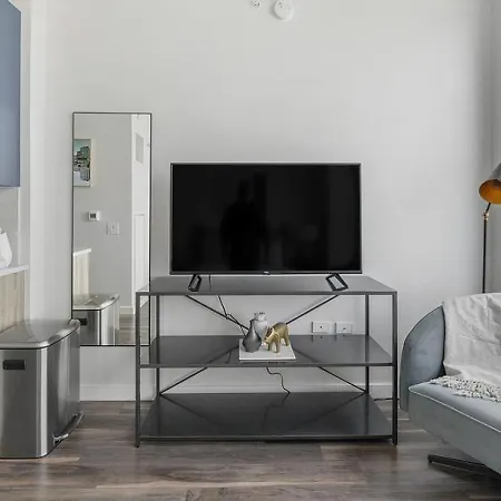 Landing Modern Apartment With Amazing Amenities